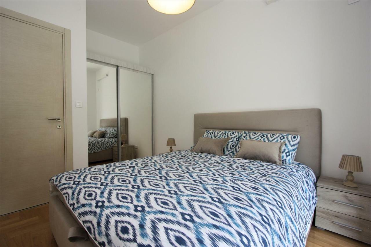 Luxury 1 Bedroom Apartment With Cozy Garden D2-2 In Morinj Kotor Zewnętrze zdjęcie