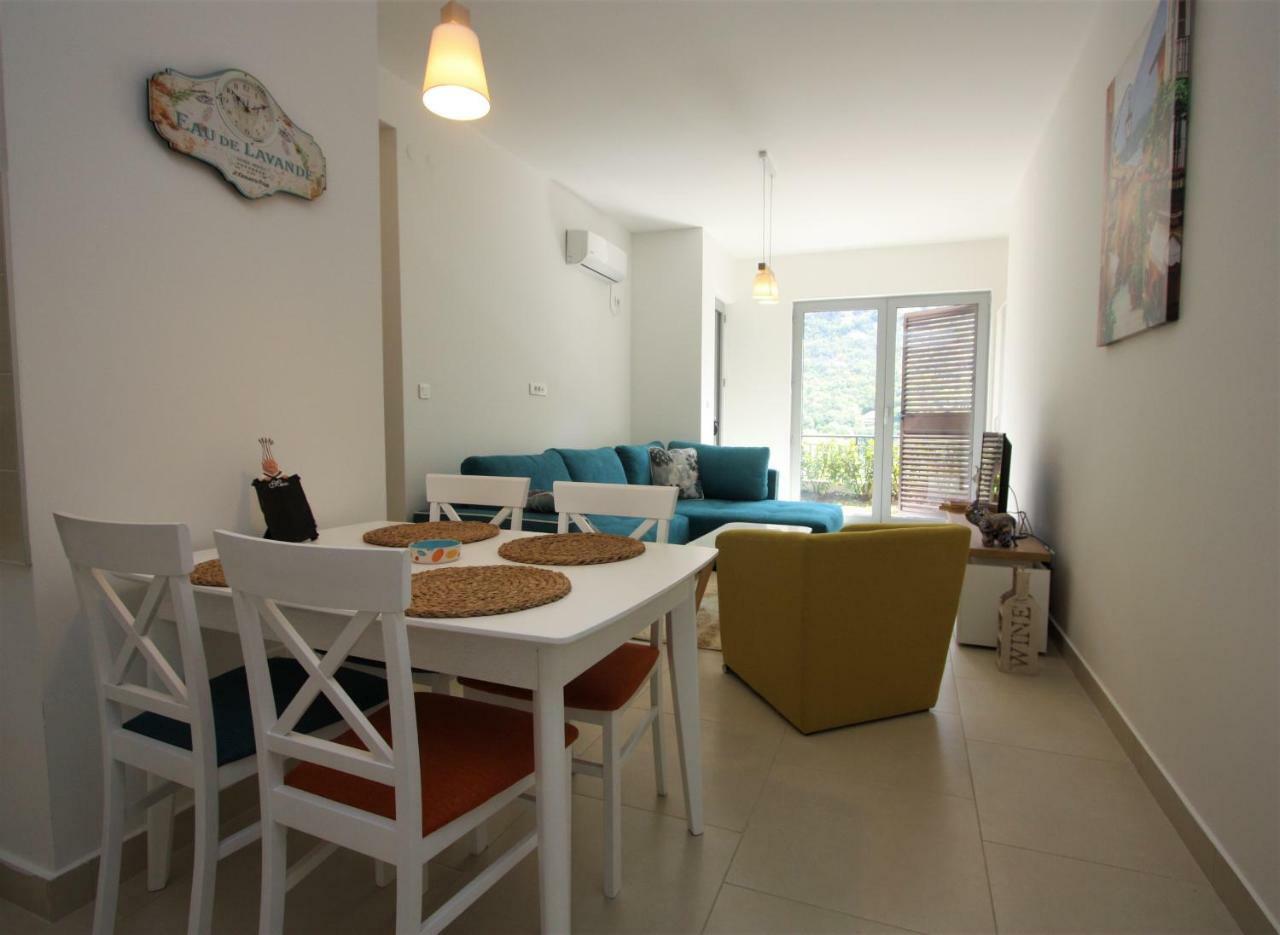 Luxury 1 Bedroom Apartment With Cozy Garden D2-2 In Morinj Kotor Zewnętrze zdjęcie