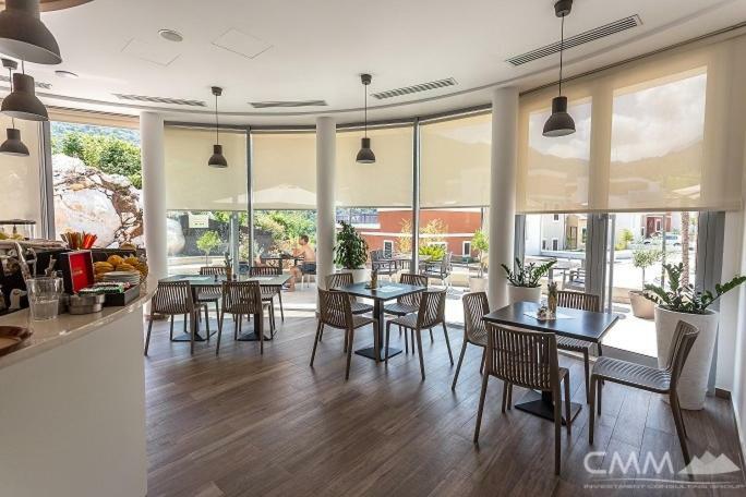 Luxury 1 Bedroom Apartment With Cozy Garden D2-2 In Morinj Kotor Zewnętrze zdjęcie