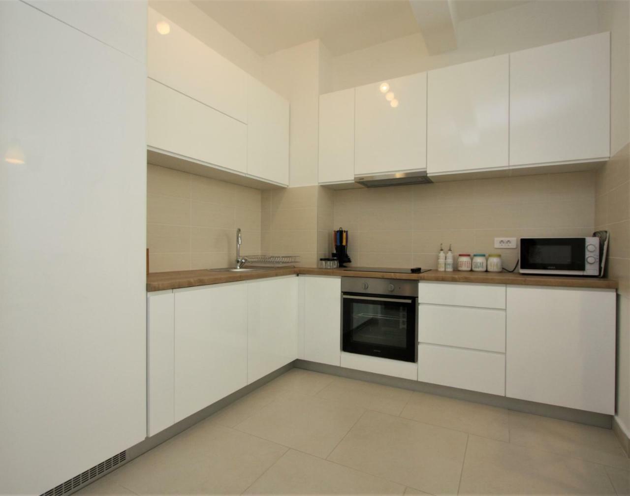 Luxury 1 Bedroom Apartment With Cozy Garden D2-2 In Morinj Kotor Zewnętrze zdjęcie