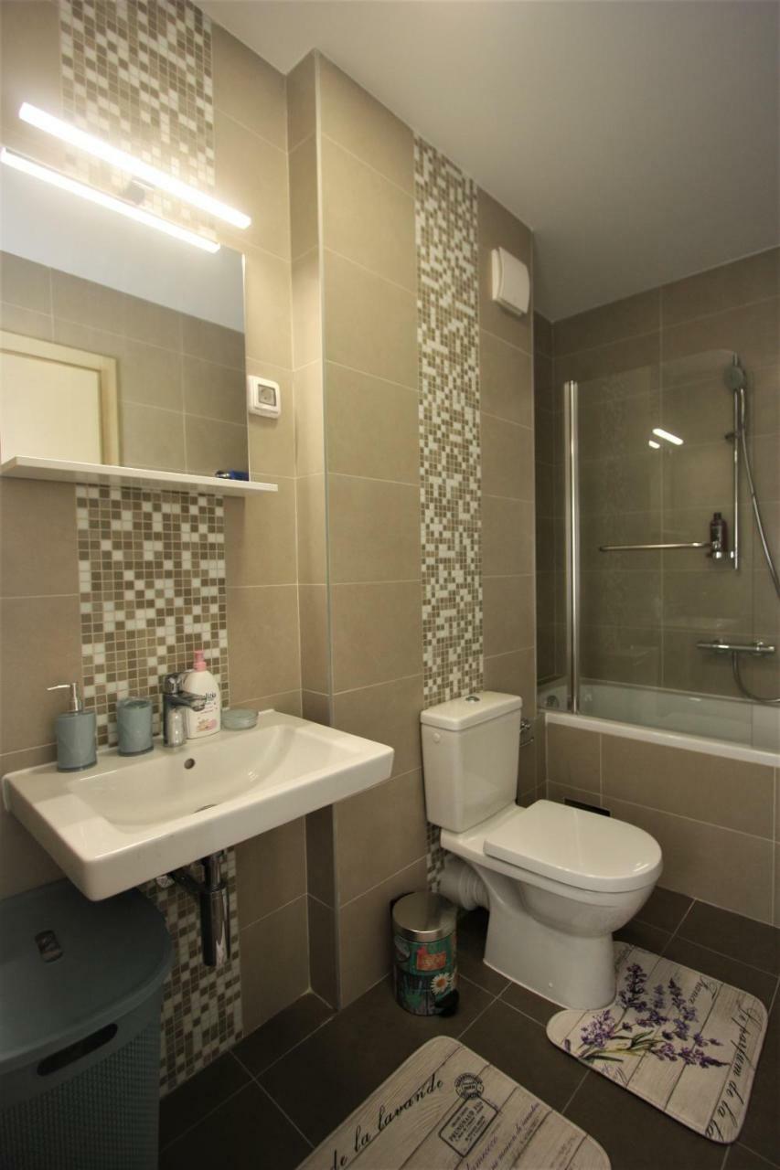 Luxury 1 Bedroom Apartment With Cozy Garden D2-2 In Morinj Kotor Zewnętrze zdjęcie